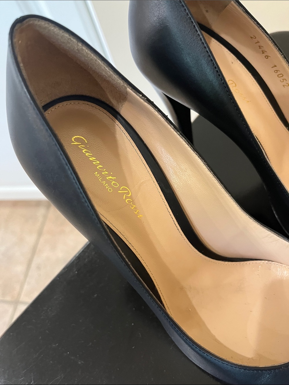 Gianvito Rossi Scarlett Black Leather Stiletto Pumps - Size 40 EU - Picture 9 of 16